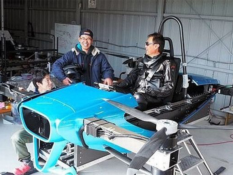 إطلاق رحلات تجريبية لـ "أصغر سيارة طائرة في العالم" بطيار بشري